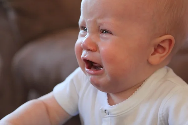 Schattige baby huilen — Stockfoto