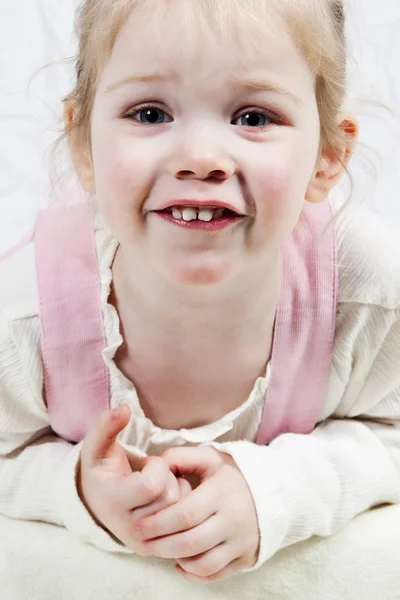 Adorable niña sonriendo — Foto de Stock