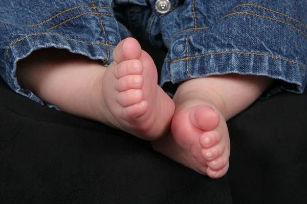 Little child feet — Stock Photo, Image