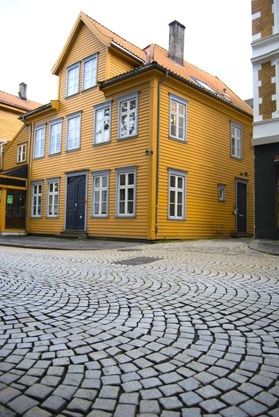 Rua central de Bergen, Noruega — Fotografia de Stock