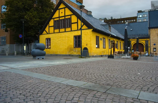 Outdoor cafe in het centrum van Oslo — Stockfoto