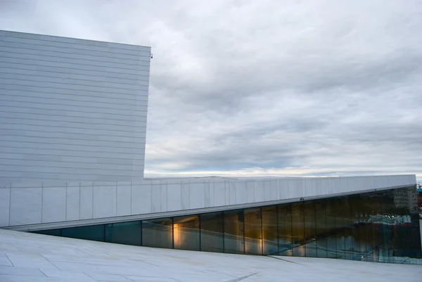 Национальный оперный театр Осло — стоковое фото