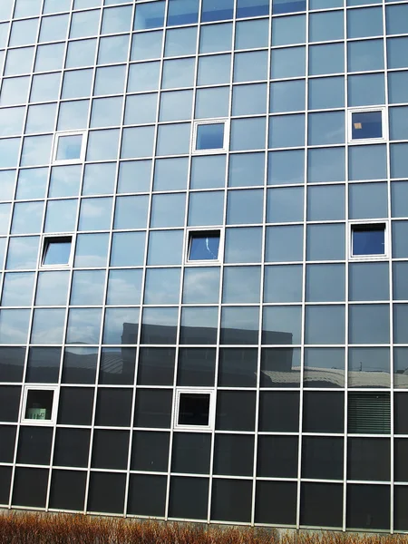 Grote spiegel windows — Stockfoto