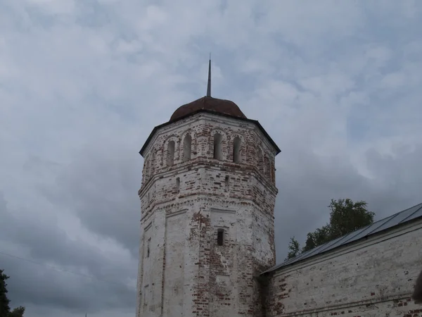 Parede e torre do mosteiro — Fotografia de Stock