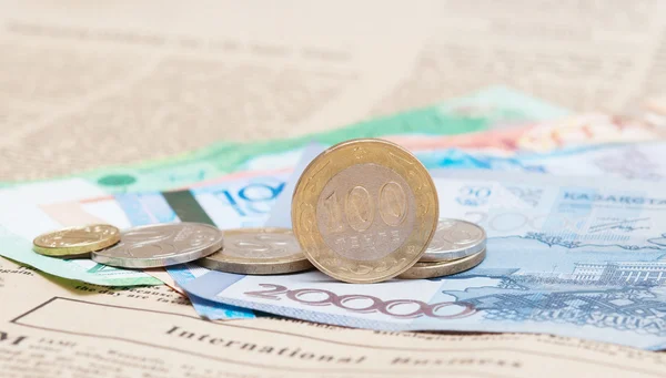 Para Kazakistan Tenge.