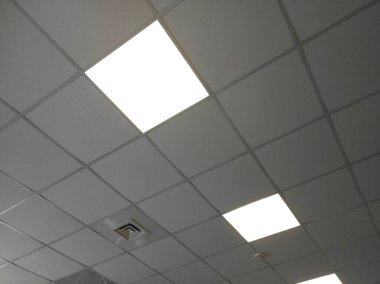 kare ışıklandırmalı asma tavan