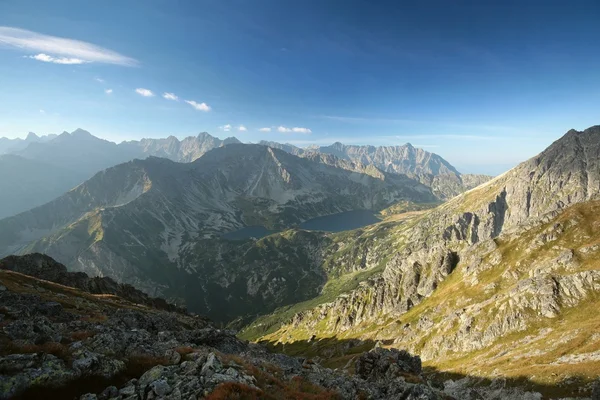 Picos altos en las Montañas Cárpatas —  Fotos de Stock