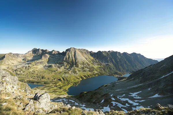 Hoge toppen in het Karpaten gebergte — Stockfoto