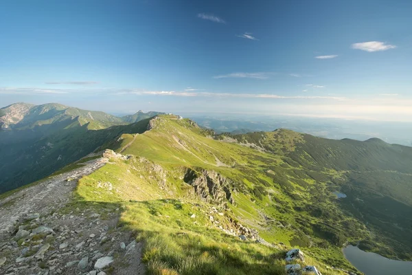 Karpaten bij zonsopgang — Stockfoto