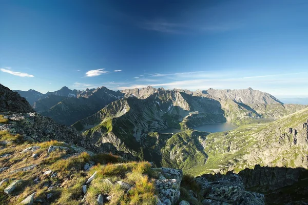 山谷上方的喀尔巴阡山脉 — 图库照片