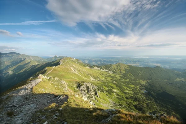 Karpaten bij zonsopgang — Stockfoto