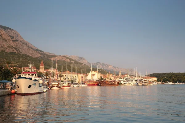 Il porto di Makarska in Croazia — Foto Stock