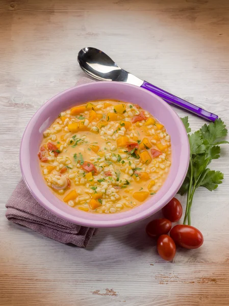 balkabağı çorbası arpa ile