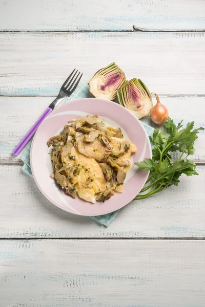 sotelenmiş enginar ile fileto balık