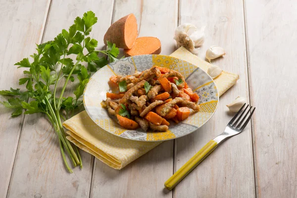 Estofado Ternera Con Batatas —  Fotos de Stock