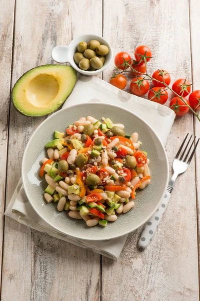 Ensalada Frijoles Con Tomates Aguacate Aceitunas Capsicum —  Fotos de Stock