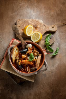 Caciucco geleneksel Toskana tarifi