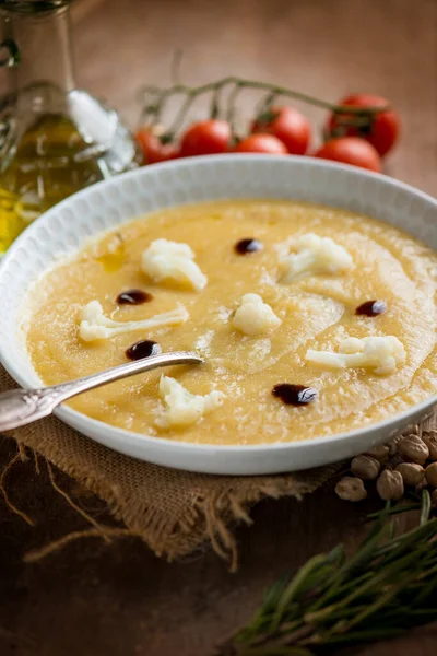 Sopa Coliflor Con Garbanzos Tomate Vinagre Balsámico —  Fotos de Stock