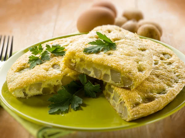 Omlet patates, seçici odak ile — Stok fotoğraf