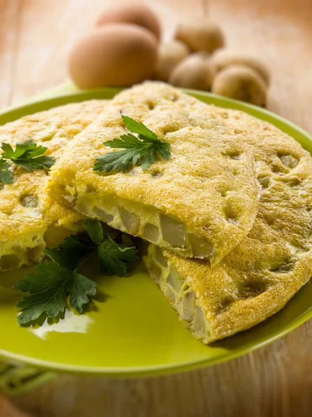 Omelette with potatoes, selective focus — Stock Photo, Image