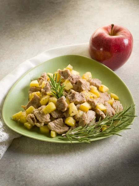 Veal stew with apple and rosemary — Stock Photo, Image