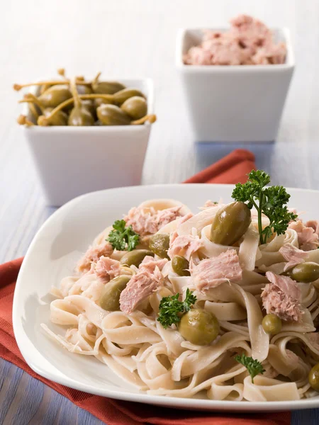 Tagliatelle with tuna and capers,healthy pasta — Stock Photo, Image