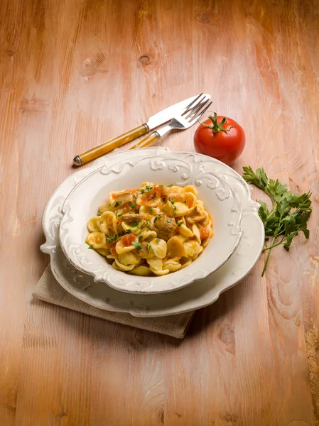 Orecchiette con champiñón comestible cep —  Fotos de Stock