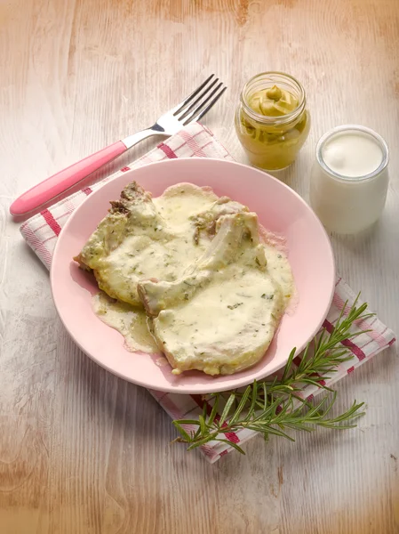 Chump with mustard and yogurt sauce — Stock Photo, Image