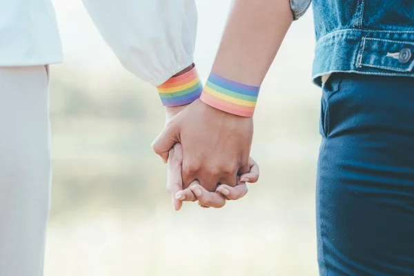 Gelukkig Multiraciale Vriendinnen Liefde Omarmen Knuffelen Lesbisch Paar Millennials Vrouwen — Stockfoto