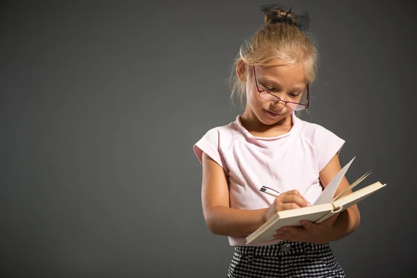 Skolan liten flicka — Stockfoto