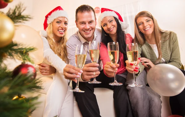 Celebrando Navidad o Año Nuevo — Foto de Stock