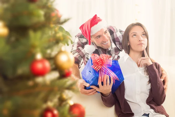 Gelukkige Kerstmis paar — Stockfoto