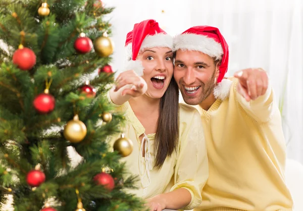 Gelukkige Kerstmis paar — Stockfoto