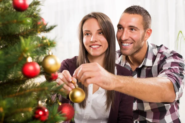 Feliz pareja de Navidad —  Fotos de Stock