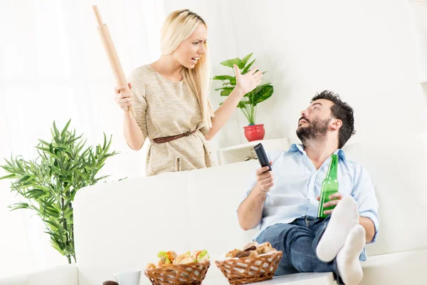 Lazy Husband And Angry Woman — Stock Photo, Image