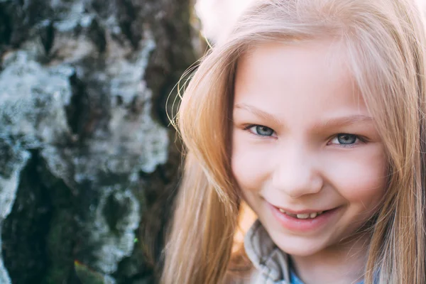 Little Girl With Blue Eyes — Stock Photo, Image