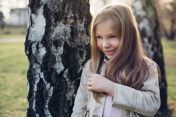 Little Girl In The Park — Stock Photo, Image