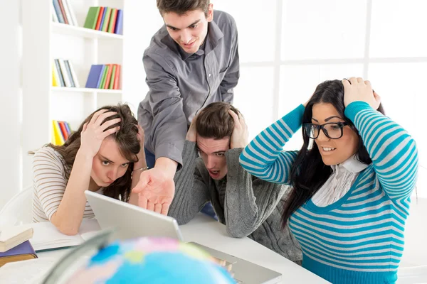 Aprendizagem dos estudantes — Fotografia de Stock