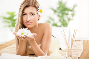 Spa merkezinde güzel kadın