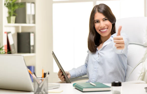 Mujer de negocios exitosa — Foto de Stock