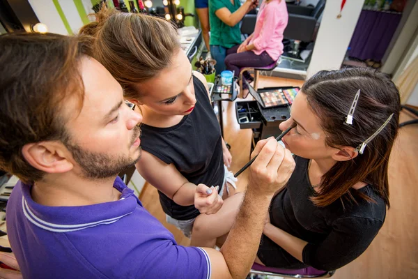 Escuela de maquillaje —  Fotos de Stock