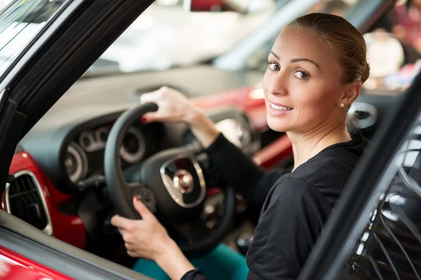 Conductor de coche mujer — Foto de Stock