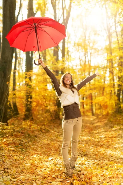 Autunno divertente ragazza — Foto Stock