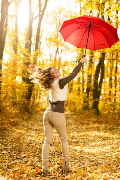 Весело осінь дівчина — стокове фото