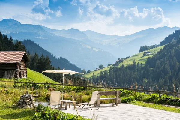 Picturesque Relaxing Point To Relax In The Alps — Stock Photo, Image