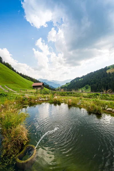 Malebné relaxační místo pro relaxaci v Alpách — Stock fotografie