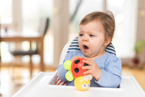 Baby is aan het gapen — Stockfoto