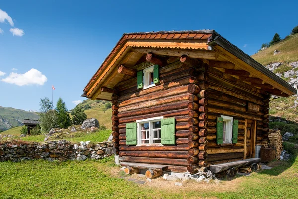 Typical Swiss Chalet — Stock Photo, Image