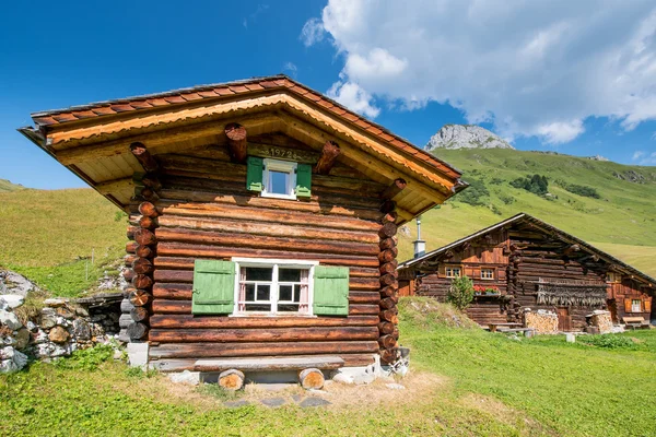 Typical Swiss Chalet — Stock Photo, Image