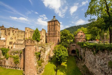 Heidelberger Schloss bei gutem Wetter